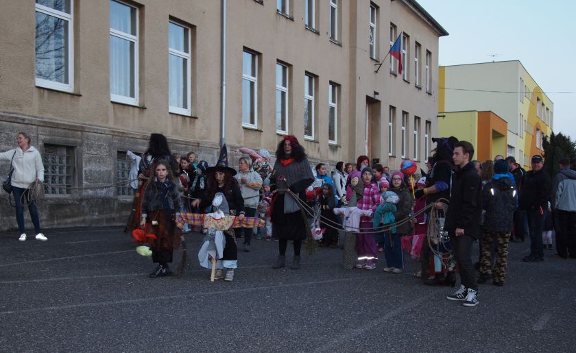 Lampionový průvod začal u školy