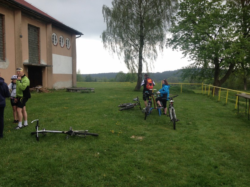 Cyklisté na startu.