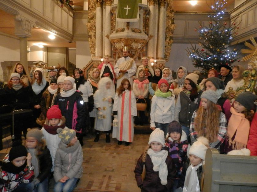 Společné vystoupení sboru ZŠ a Chorus Egrensis
